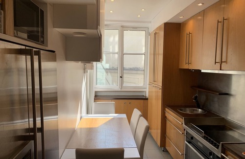 8th Arrondissement Apartment | Champs Elysees Matignon St Honore 3 Bedrooms suite 5 ROOMS Air Cond 1700 SqFeet