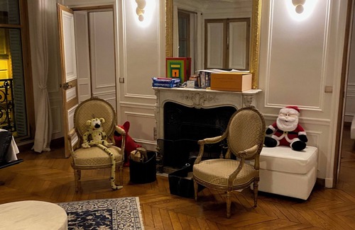 8th Arrondissement Apartment | Champs Elysees Matignon St Honore 3 Bedrooms suite 5 ROOMS Air Cond 1700 SqFeet