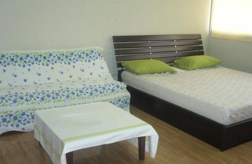 Ban Mai House | Chan Kim Don Mueang Guest House, free parking space and free Wifi.