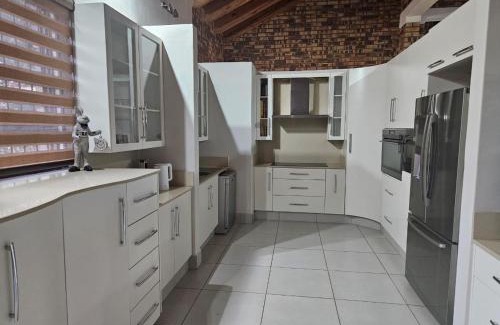 Thabazimbi House | Chandané Guesthouse