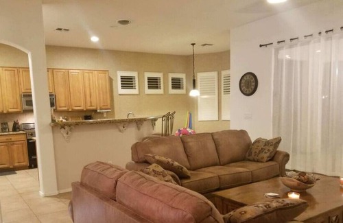 Cooper Commons House | Chandler Home · Wonderful and Spacious 3bd/2ba Oasis in Chandler!