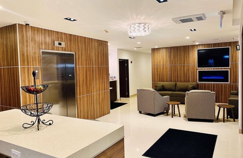 Northeast Mississauga Hotel | Chandni Victoria