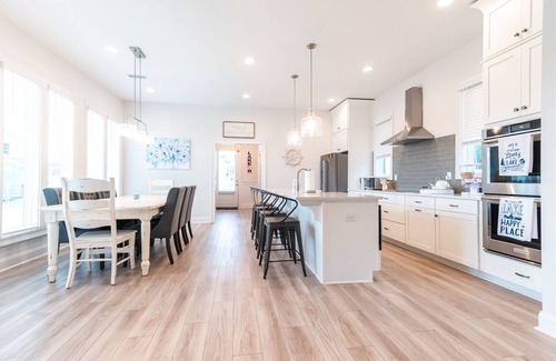 Dadeville House | Changes in Latitude | 4 Bed, 3 Bath