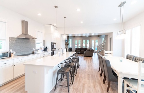 Dadeville House | Changes in Latitude | 4 Bed, 3 Bath