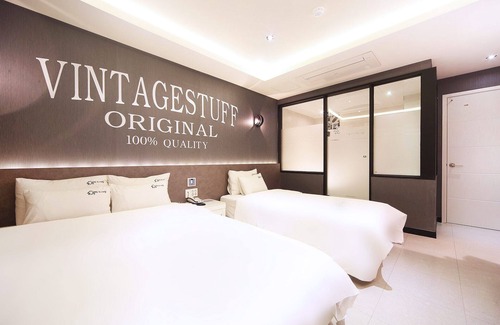 Changwon Hotel | Changwon Myeongseodong Dosi Yeohaeng