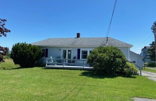 Lubec House | Channel View Cottage, Bay of Funday, Beach 1 mile away, 2.5 miles to town