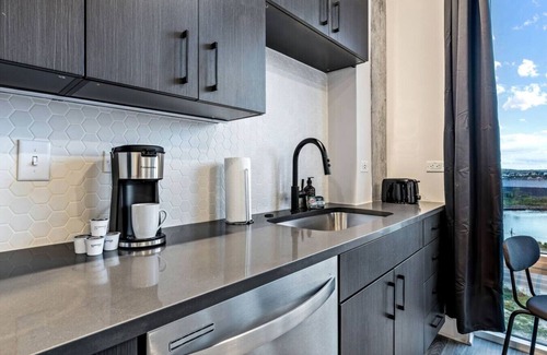 Channel District Apartment | Channelside | Remote Work | Amazing View