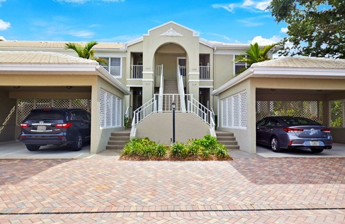 Pelican Bay House | Chanteclair Maisonet in Pelican Bay