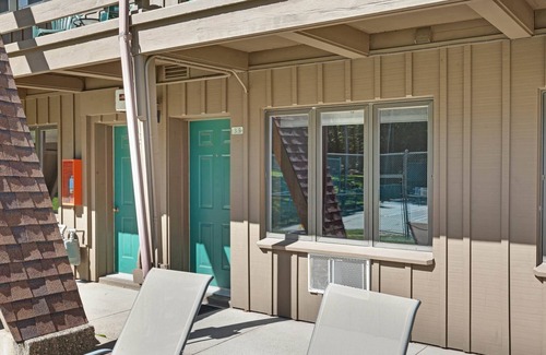 Eagle River Apartment | Chanticleer Inn 35