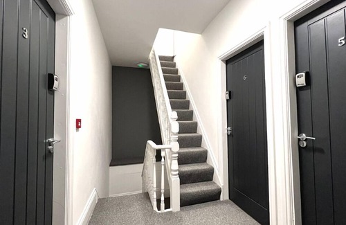 Grimsby House | Chantry Suites Double Room with En-Suite in DN31