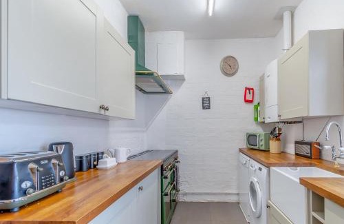 Angle House | Chapel Bay Cottage
