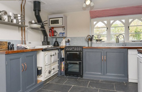 Bideford Cottage | CHAPEL COTTAGE, pet friendly, with open fire in Welcombe