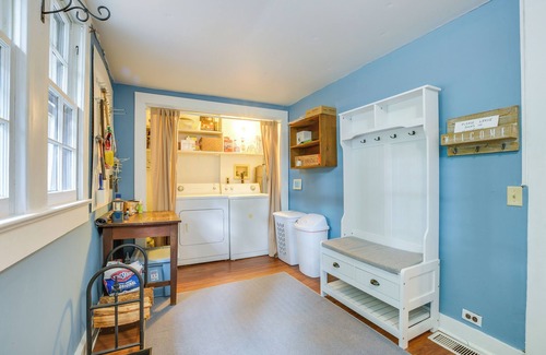Chapel Hill Apartment | Chapel Hill Getaway w/Deck ~ 4 Mi to UNC!