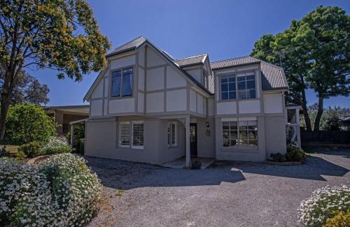 Cowes House | Chapel Island Retreat