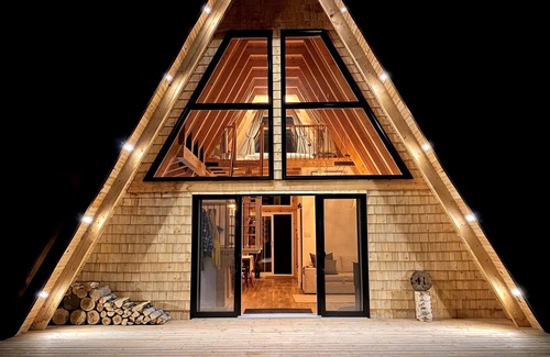 L'Anse-Saint-Jean Cabin | Chapella A Frame