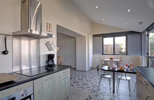 Chazelles-sur-Lyon House | Chapi de la Châtelaine: Gîte familial de charme à Chazelles-sur-Lyon - FR-1-496-203