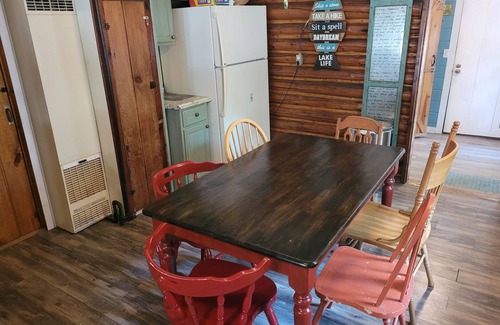 Oscoda Cabin | Chappy's Cabin - Very Cute, Comfy, and Traditional!