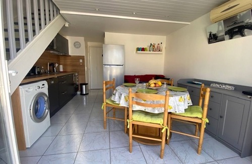 Saint-Pierre-la-Mer Villa | Charming Villa T3 with Mezzanine, AC, Private Parking, Terrace - Sleeps 6