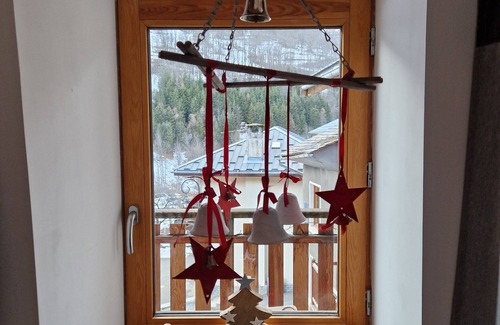 Villarabout Ski Chalet | Charming, intimate chalet with access to the 3 Valleys.
