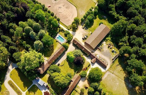 Saint-Pierre-les-Nemours House | Character house, 15 pers, 7 bedrooms, swimming pool, organic farm, park.