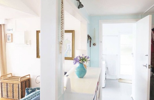 Blackpool House | Character Bach Close to Oneroa Beach