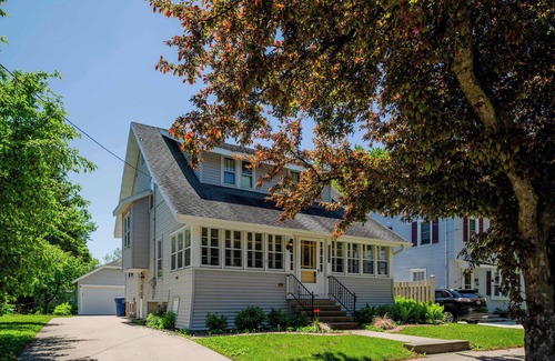 Oshkosh House | Character Home on Harney - 3 bedroom, 2 bath