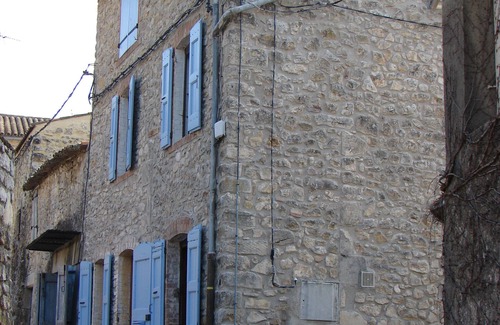 Allegre Les Fumades House | Character house for 2 to 7 people in a picturesque Gard village