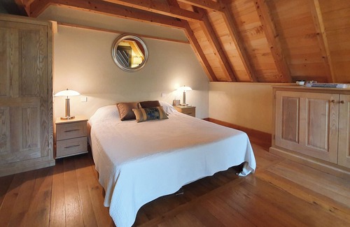 Cajarc Bed & Breakfast | Character house 10 minutes walk from the medieval village of Cajarc with swimming pool