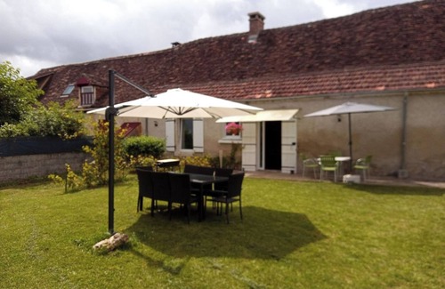 Limeyrat House | Character house
