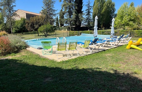 Boisse House | Character stone house in the countryside