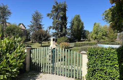 Boisse House | Character stone house in the countryside