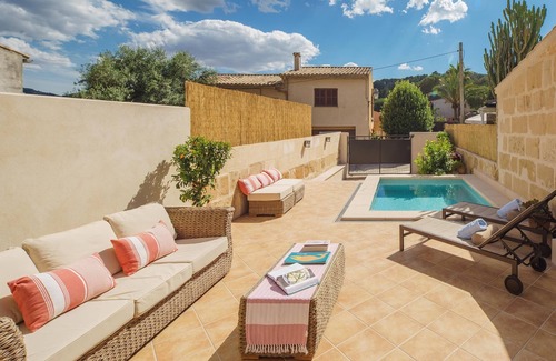 Pollensa House | Character townhouse with pool and parking
