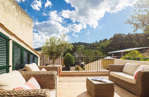 Pollensa House | Character townhouse with pool and parking