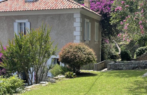 Erbalunga Villa | Character villa - seaside - beach - garden with trees - village postcard