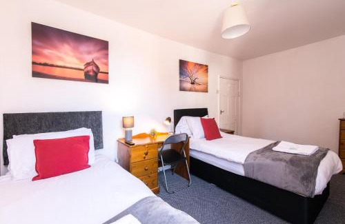 Castle Donington Apartment | Characterful 2 bed apartment - Spacious & Comfy