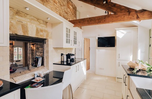 Kingham Cottage | Characterful and quaint dog friendly - Ringers Cottage