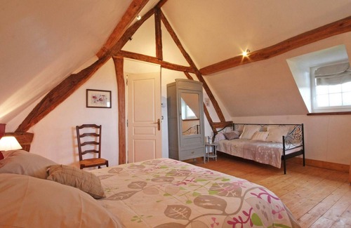 Crouttes Cottage | Characterful house in Crouttes with fireplace, pets allowed and WiFi