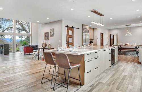 Sonoma House | Chardonnay Estate - 7 Suites in the heart of wine region 2 ml from Sonoma Square