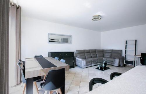 Charenton-le-Pont Apartment | Charenton - View &Elegance