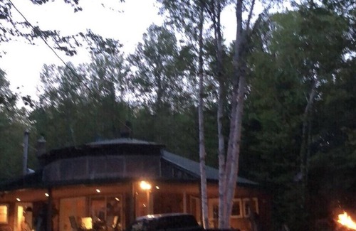 Edmundston House | Charismatic Geodesic Dome! 'Snowmobile paradise'