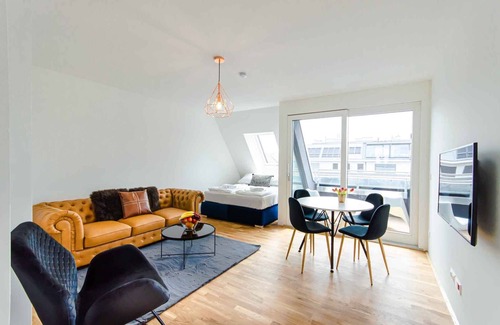 Weißgerber Apartment | ★Charismatic Vienna Oasis★ | 5★ Location + Balcony