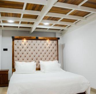 Udapalatha House | Charleston Homestay