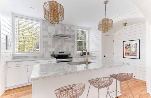 Cannonborough Elliotborough House | Charleston Luxury | Local Design 4BR w/Balcony!