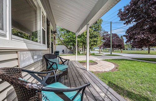 Charlevoix House | Charlevoix, Gorgeous Fall Colors, Privacy, Walk to Town, Quiet!