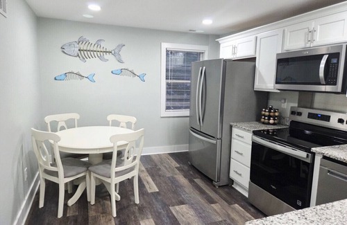 New Baltimore Apartment | Charlie`s by the Bay Unit 3