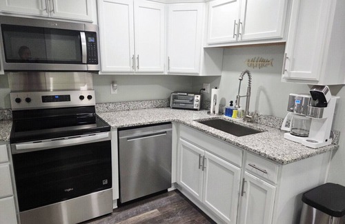 New Baltimore Apartment | Charlie`s by the Bay Unit 3