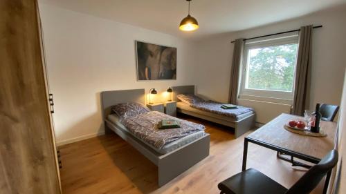 Solingen Apartment | CHARLIE , Solingen Mitte, Ferien/Messe Wohnung für bis zu 5 Personen