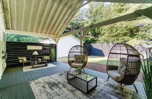 Mint Hill House | Charlotte Area Getaway Retreat & Event Venue Weddings & More in Mint Hill