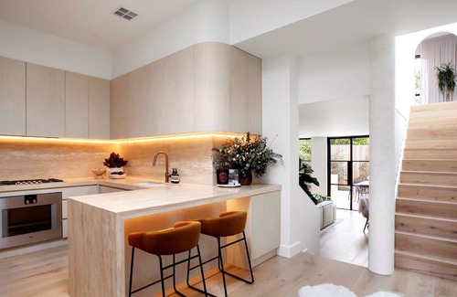 Toorak House | Charlotte (With Car Parking)