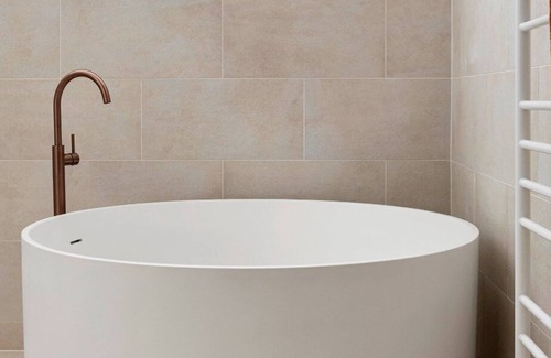 Toorak House | Charlotte (With Car Parking)